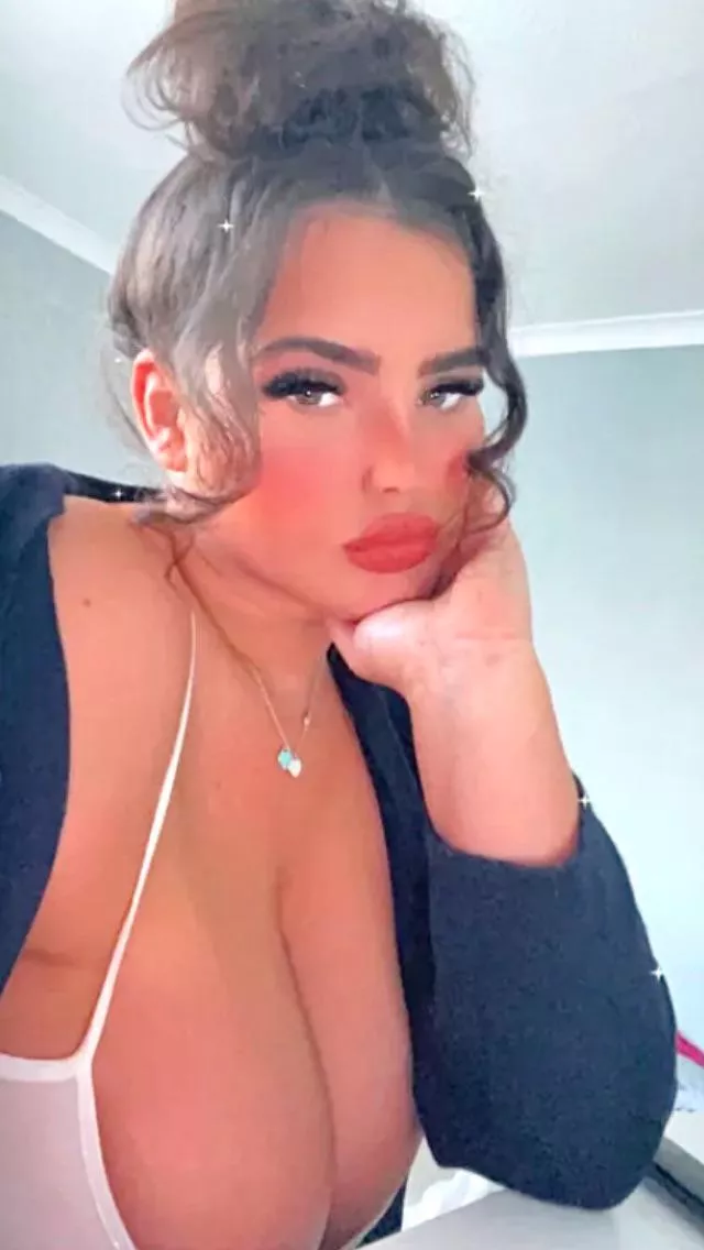 Not leaving much too the imagination 🤤