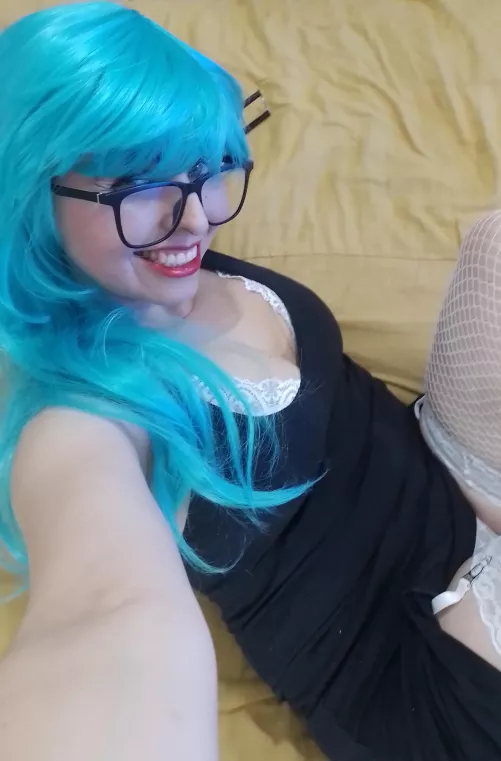 This is how I would look holding your balls