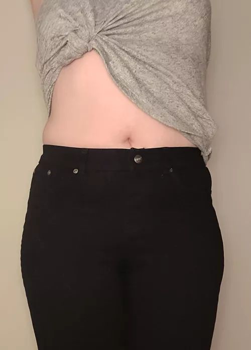 This shirt is usually long but I tied it up so you can see my navel (I would love it if...)