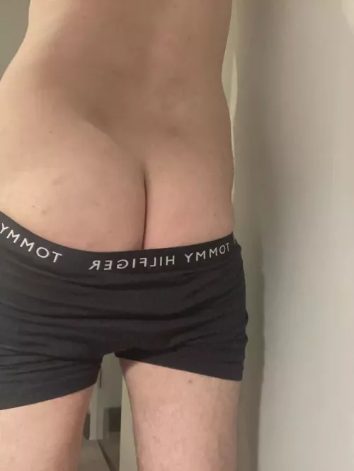 Am I allowed so show the back of my boxers?