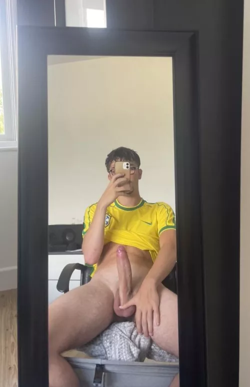 Anyone here want to ride my huge gaymer cock till I explode? ;)