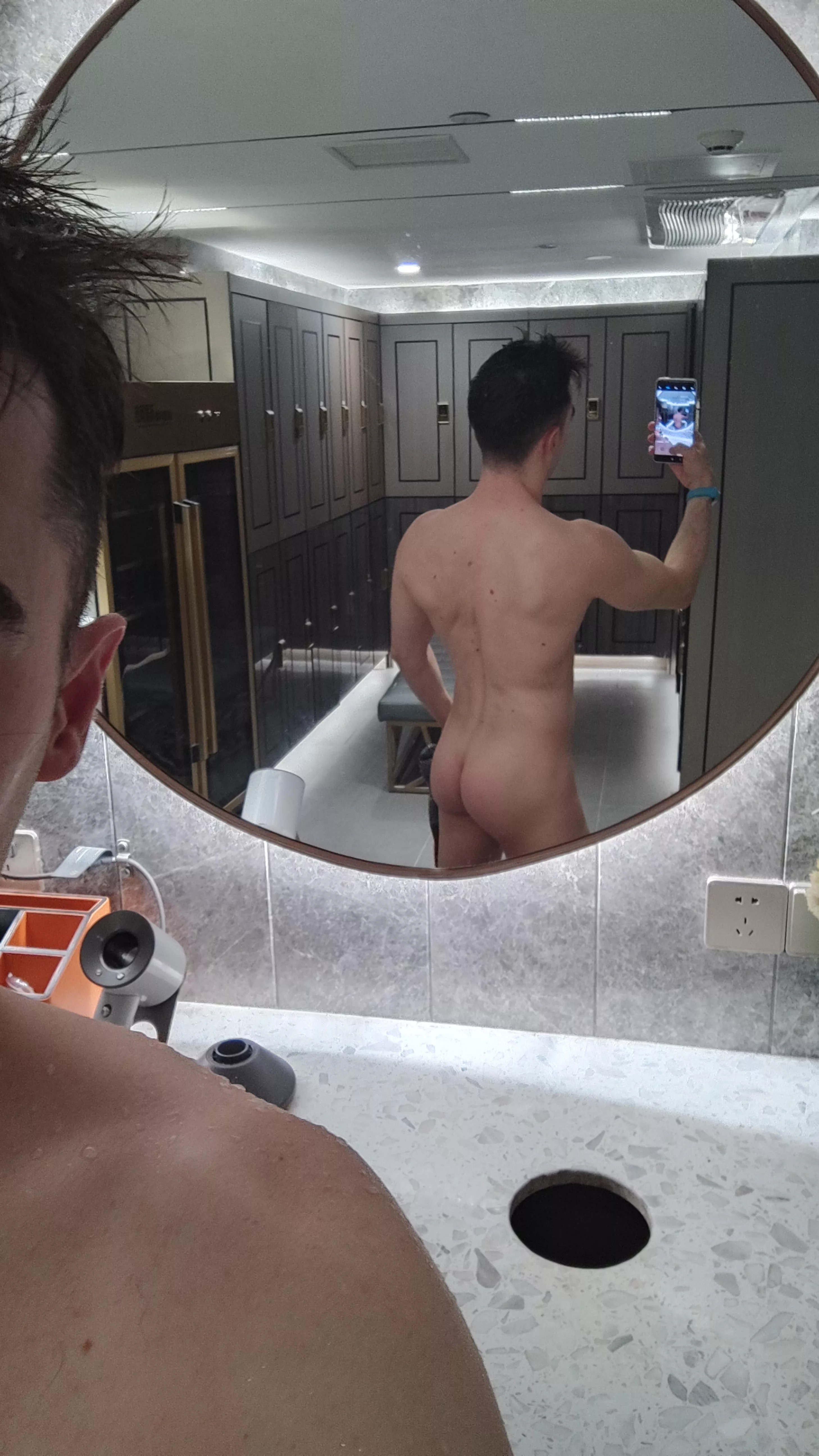 Butt selfie at the gym