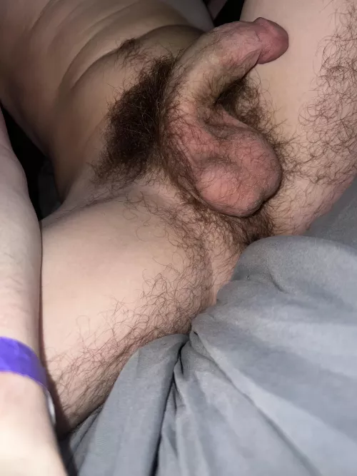 Check out the hairs growing on my shaft 🤤