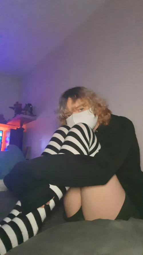 come wrap your arms around me?