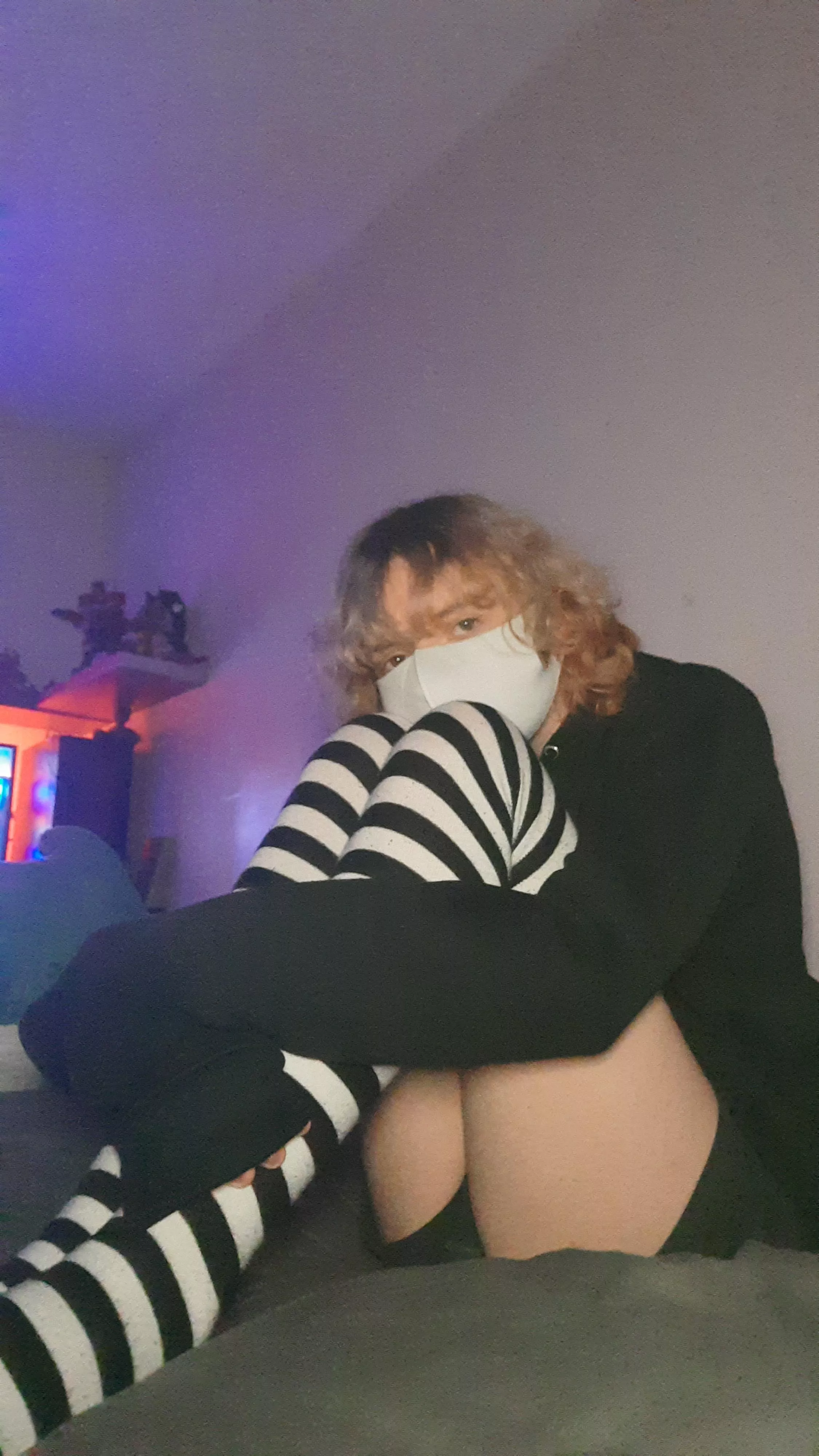 come wrap your arms around me?