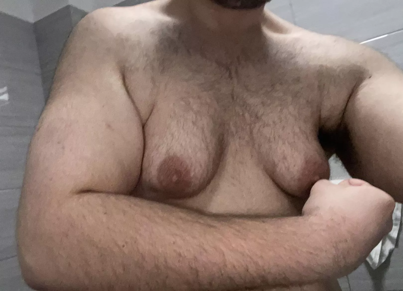 does anyone want to play with a big beefy hairy 18yo cub trying to become a muscle bear? dms open