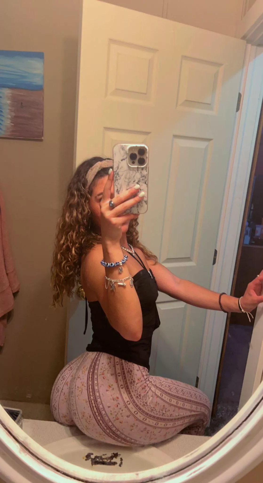 [F] Contemplating on wearing this to the gym.