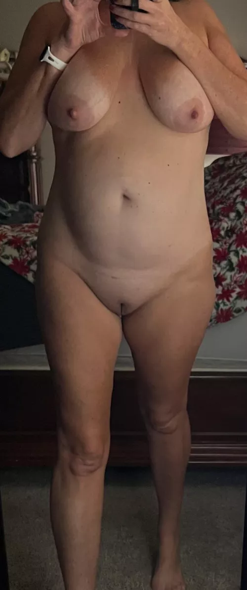 [F]42 5’5 142 feeling old today. Sagging more than usual and not motivated.