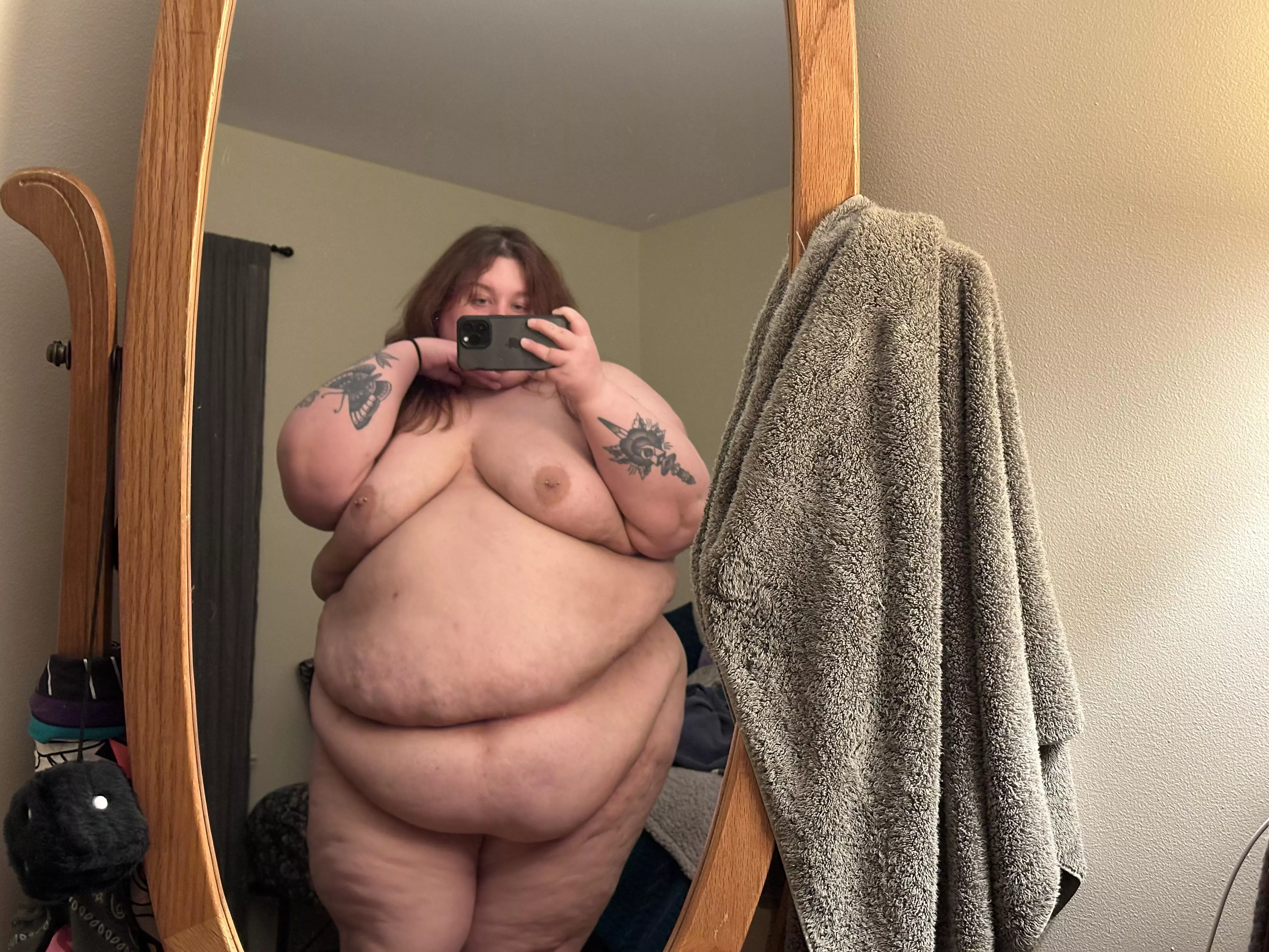 Feeling very submissive and breedable 💕