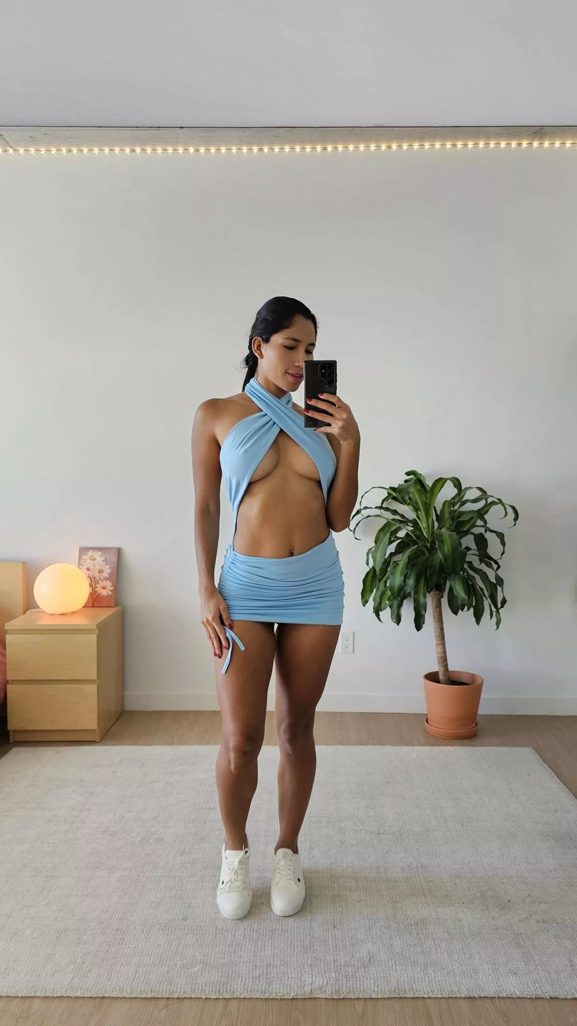 For tight skirt lovers