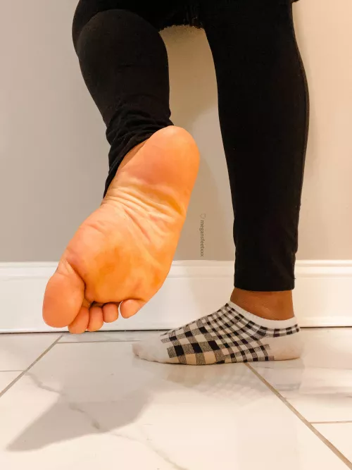 Fresh out of my smelly socks 🧦 🤗