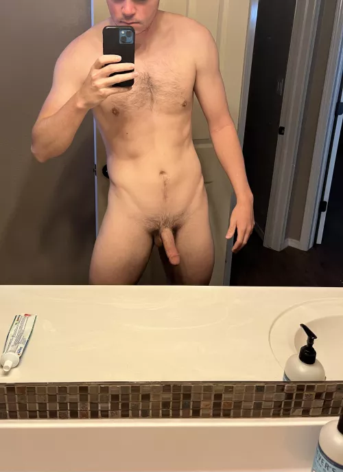 Happy Monday keep me company on my shift?