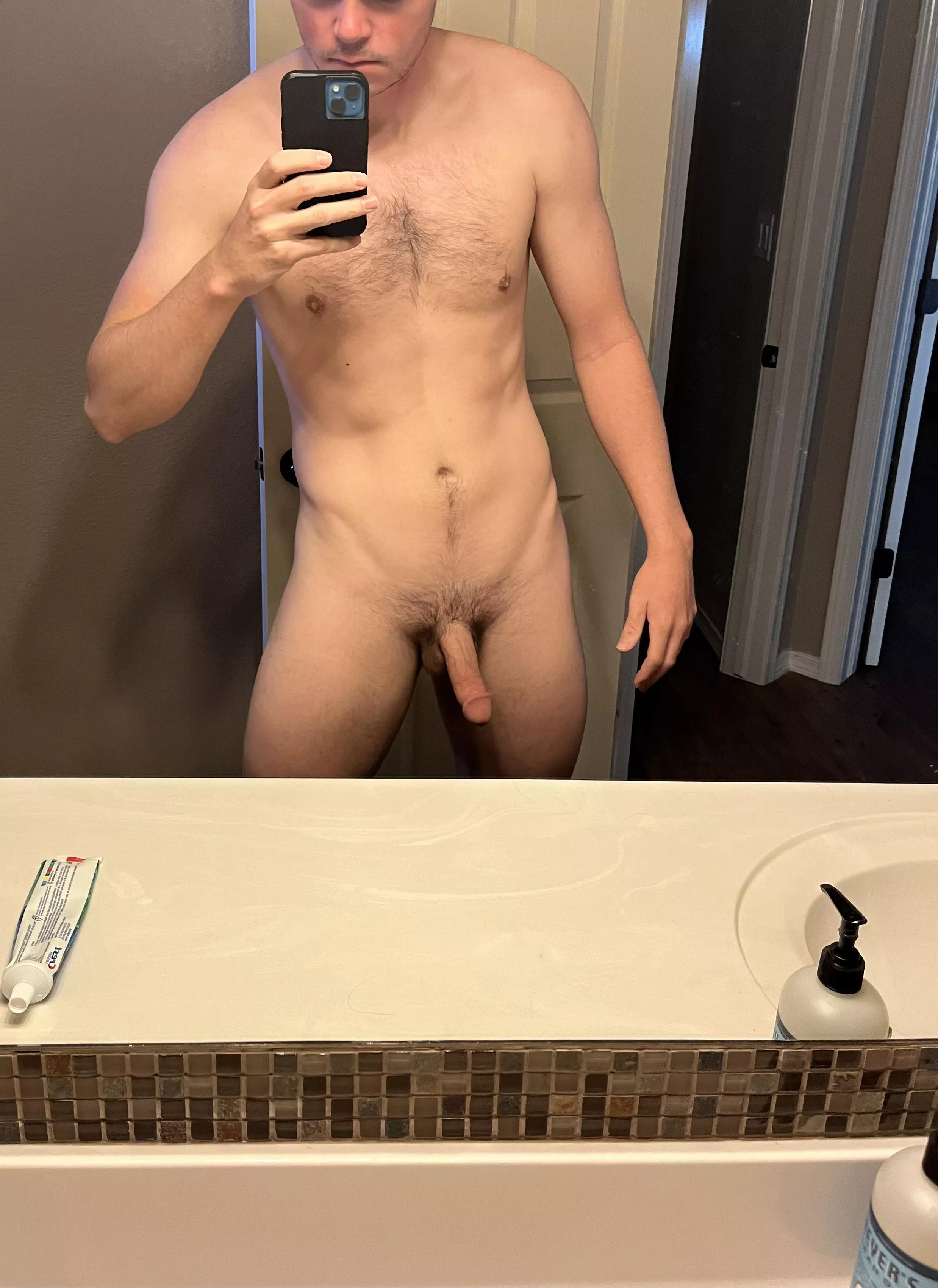 Happy Monday keep me company on my shift?