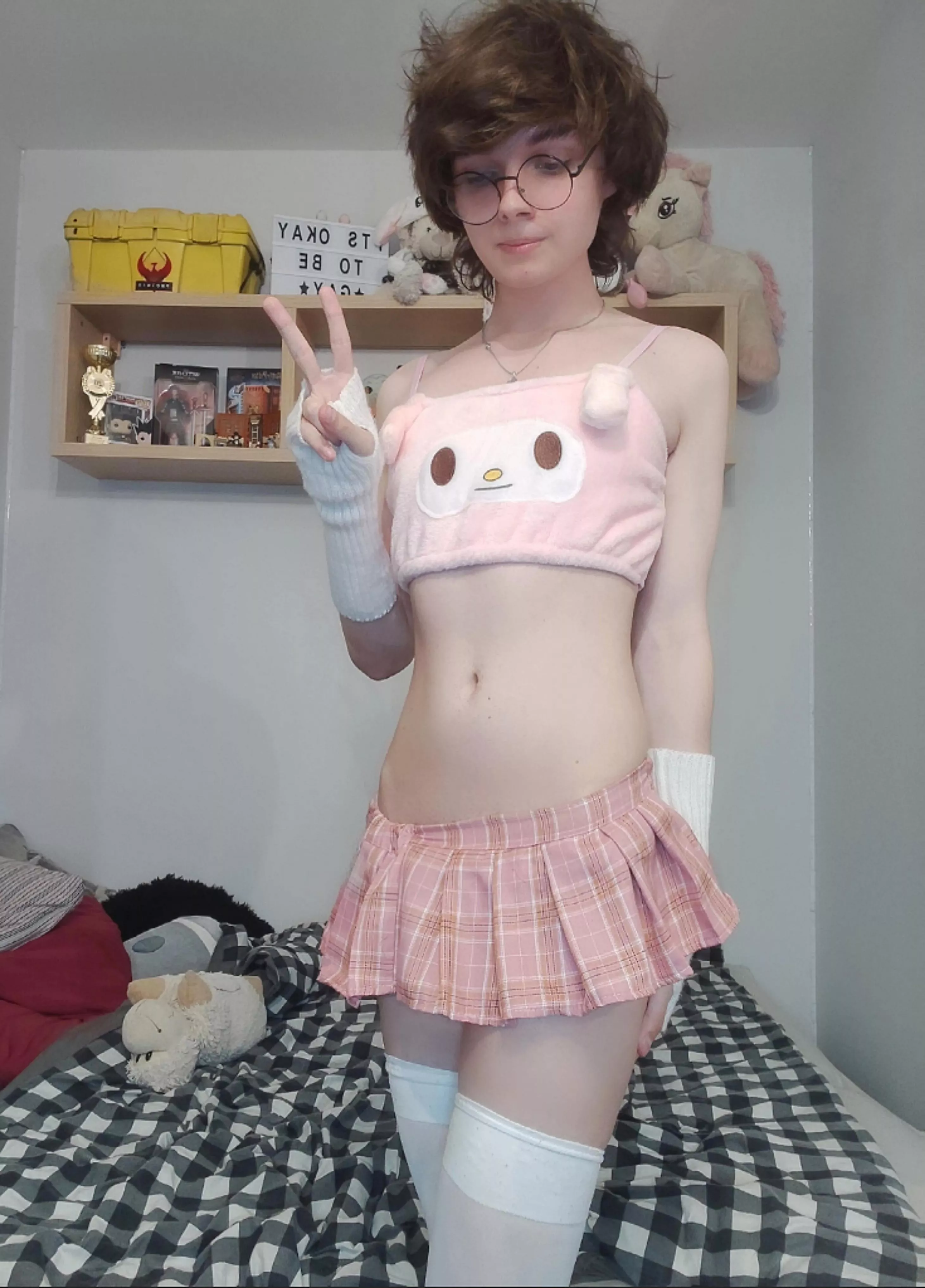 Hii <3 i'm lonely 🥺