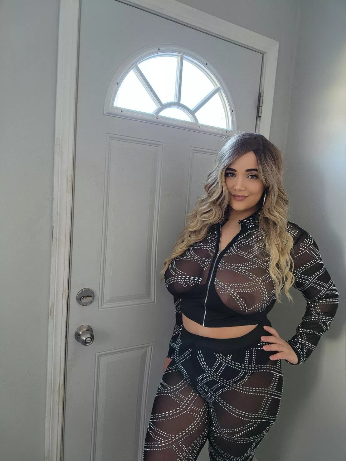 How do we feel about see thru tops 😏