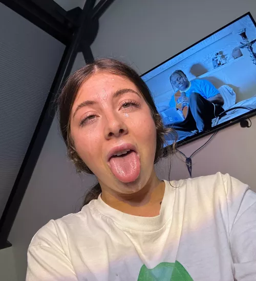 I think I look more cute with a cum on my face