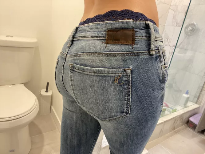 I'd say im packaged up pretty nicely for my size