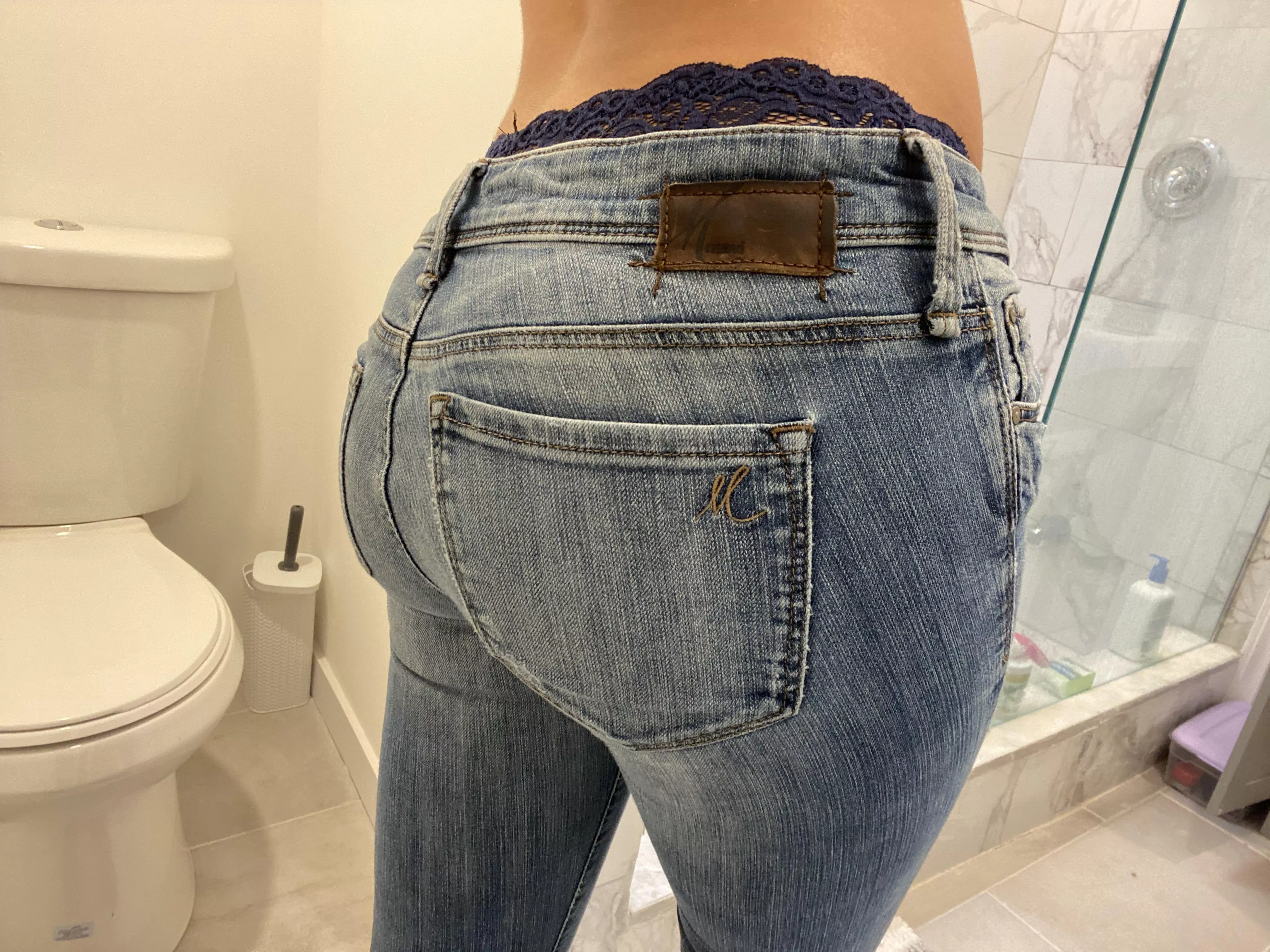 I'd say im packaged up pretty nicely for my size