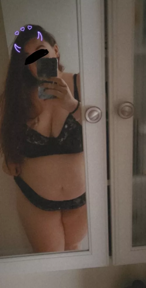 I'm at a resort and lost a dare. If anyone sees this 30 second post of my fiancee then she has to let another guy feel her up.