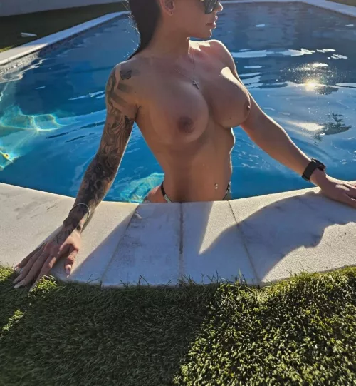 Invite me to your pool party and this is how I'm showing up