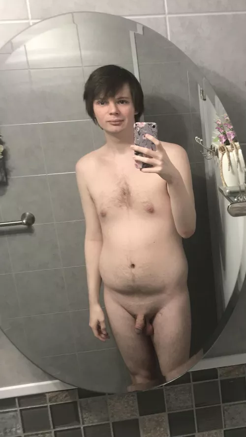 just cleaned the mirror, how does it look? :3