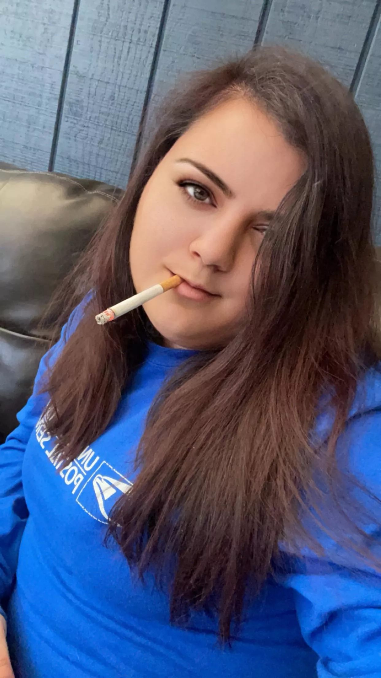 Let me smoke on your cock💨💋