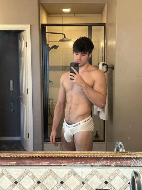 pubes getting longer..