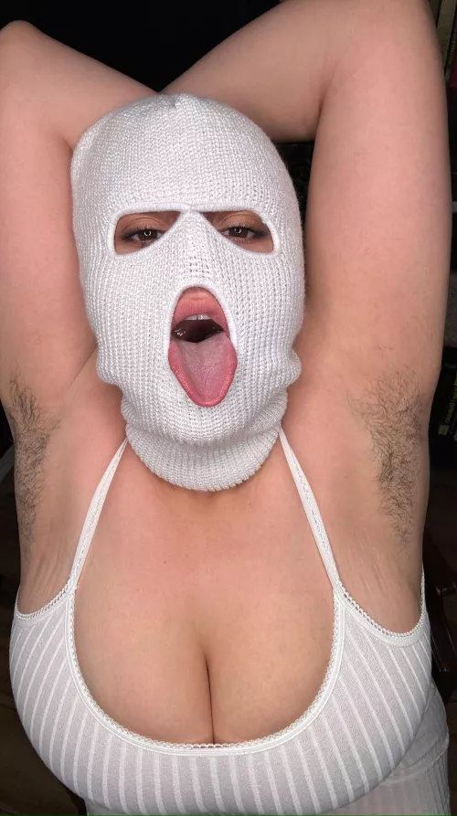 say yes if you want to smell my hairy armpits