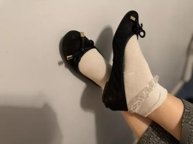 Shall I take these shoes off ?