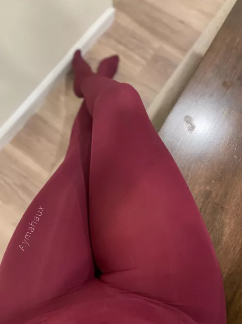 Sit next to me and rub my legs in tights
