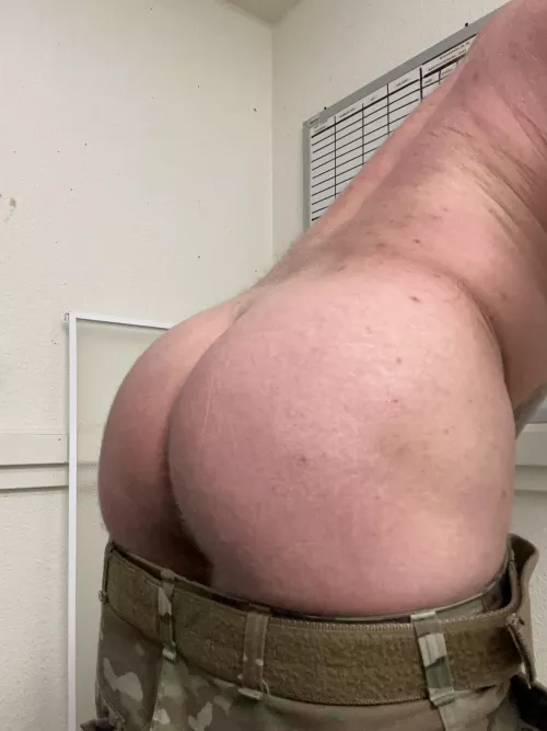 Some army ass for ya