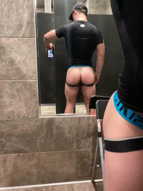 Strapped in for leg day