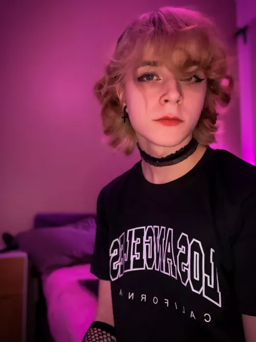 Tried doing my eyeliner a new way, Opinions?