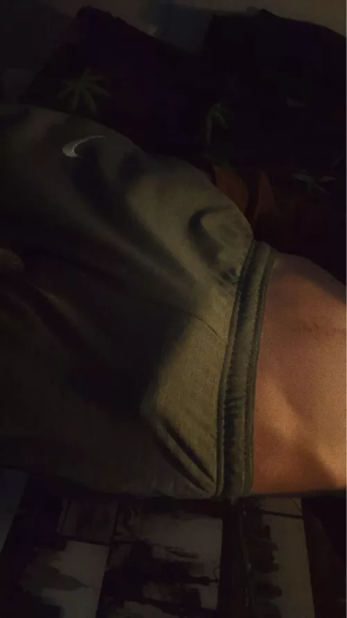 What you think of the grey sweatpants