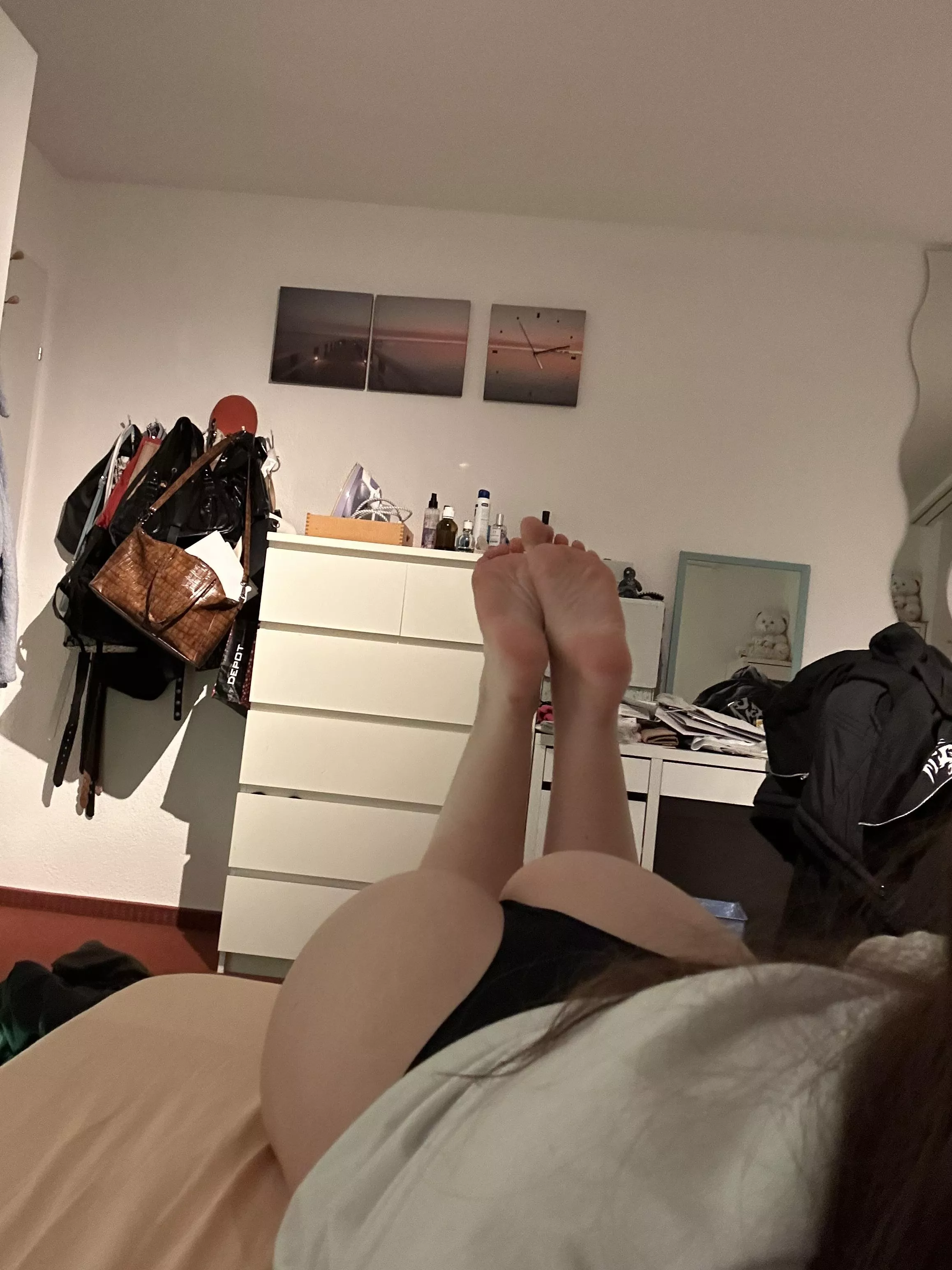 when you getting reay for the Gym and you make a quick Ass check