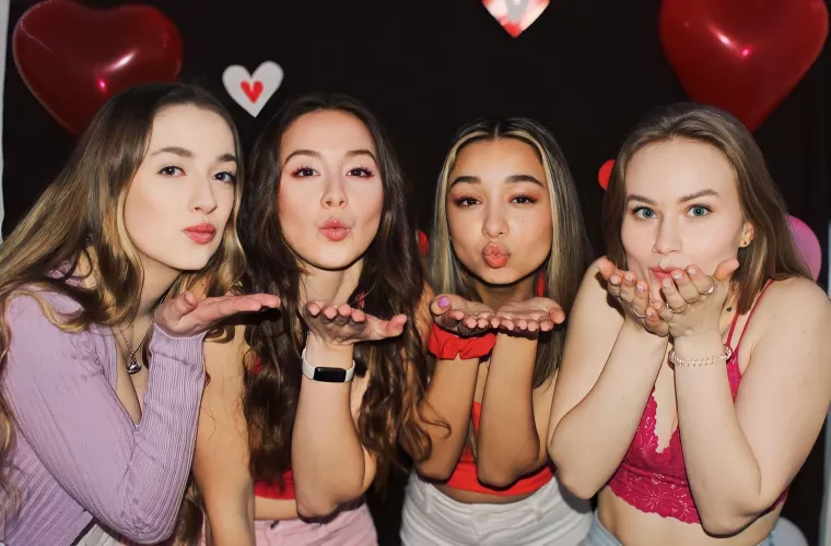 Which of these girls would you kiss? [4]