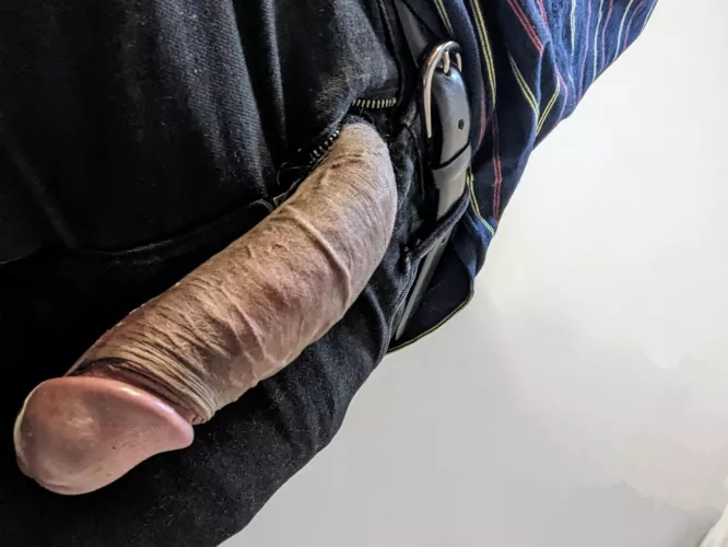 Who wants to work in my office 🤫🍆