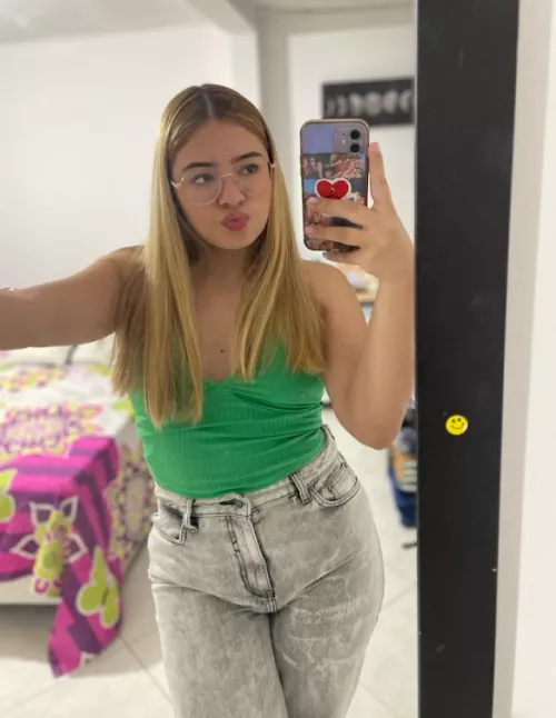 Am I hot enough to keep, please be honest