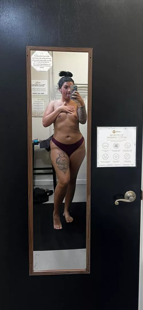 Are tatted brunettes your thing? Yes or no