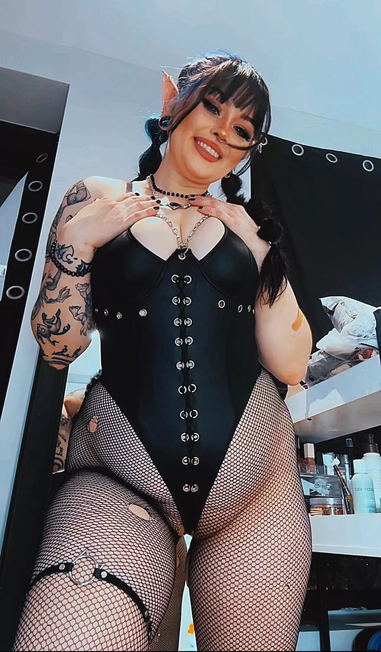 Black looks good on me