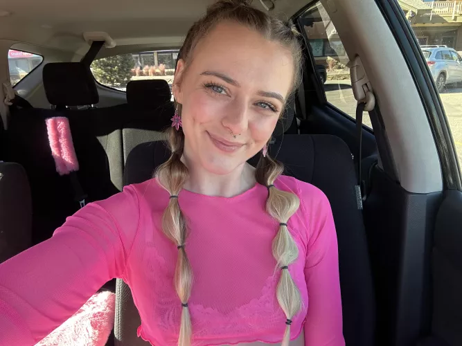 Blonde girls are so cute ;)