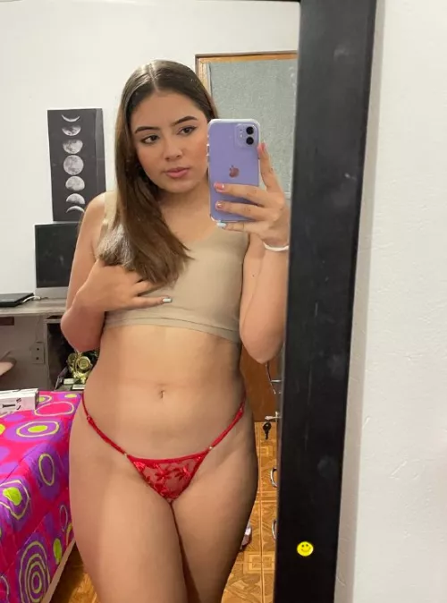 Describe this 18yo body in 3 words