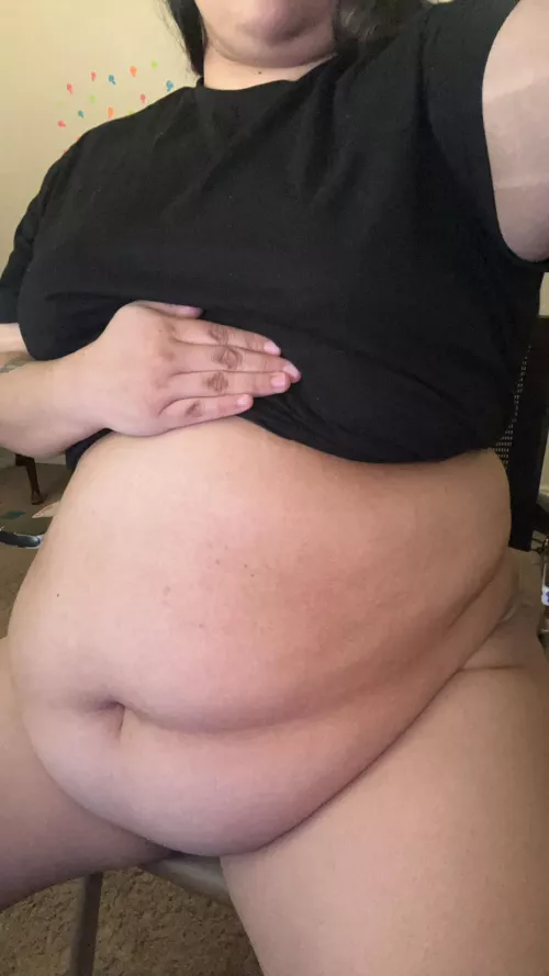 feed this piggy , she’s starving 😩