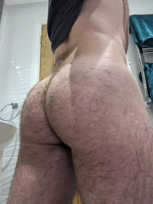 First post here of my big hairy 🍑