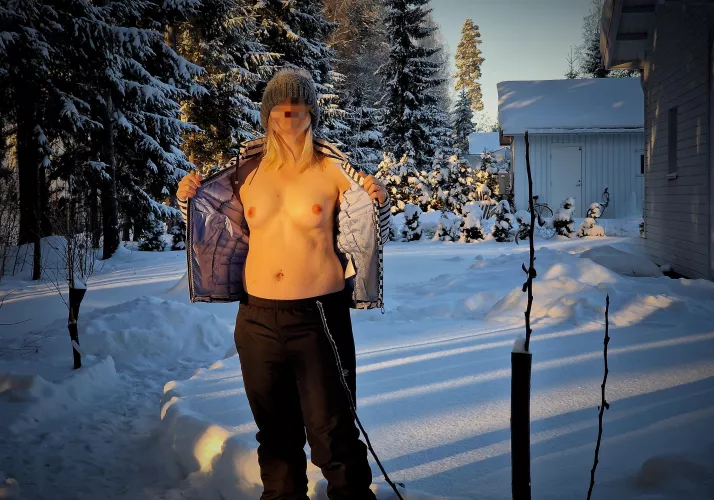 Greetings from our winter wonderland! 😘