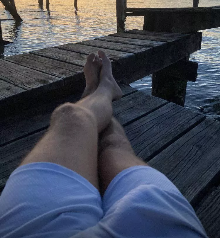 Hang on a minute bro, I probably should wait until this goes down before walking around everyone, what do you think?