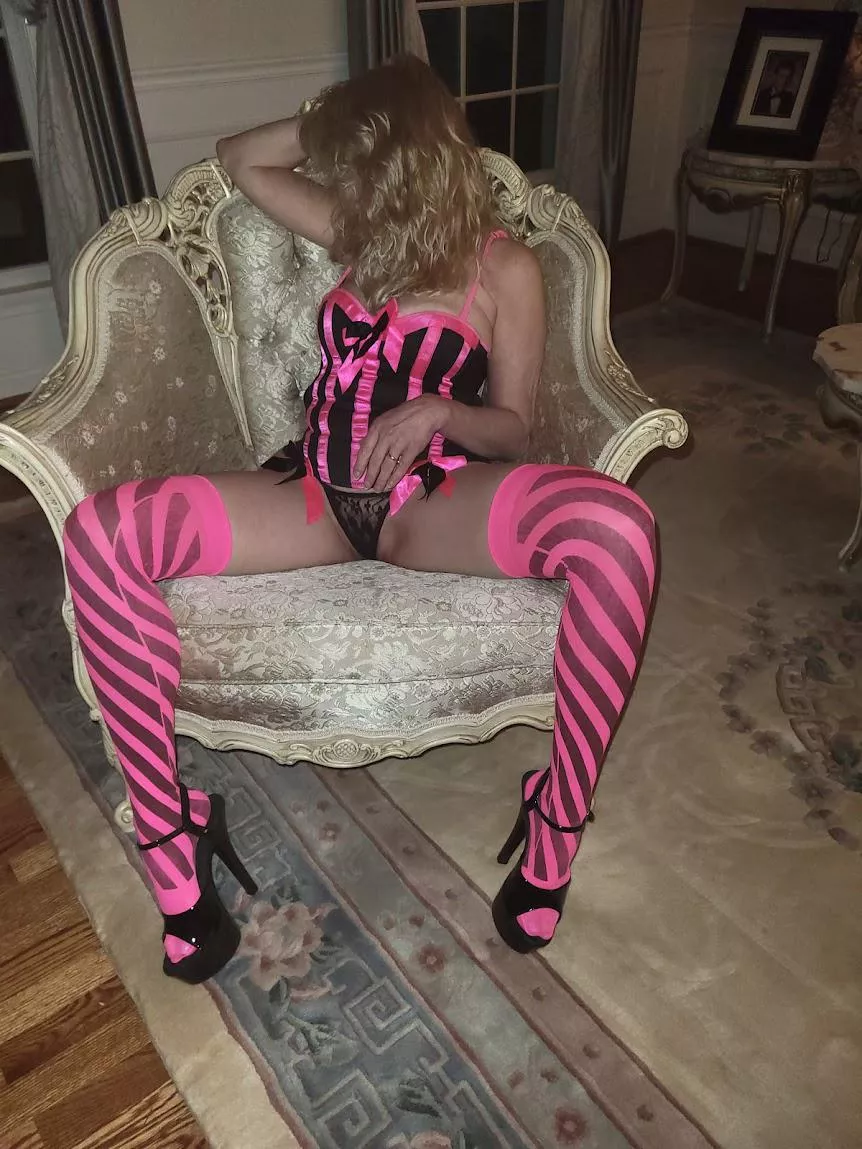 Happy hump day from this horney Milf