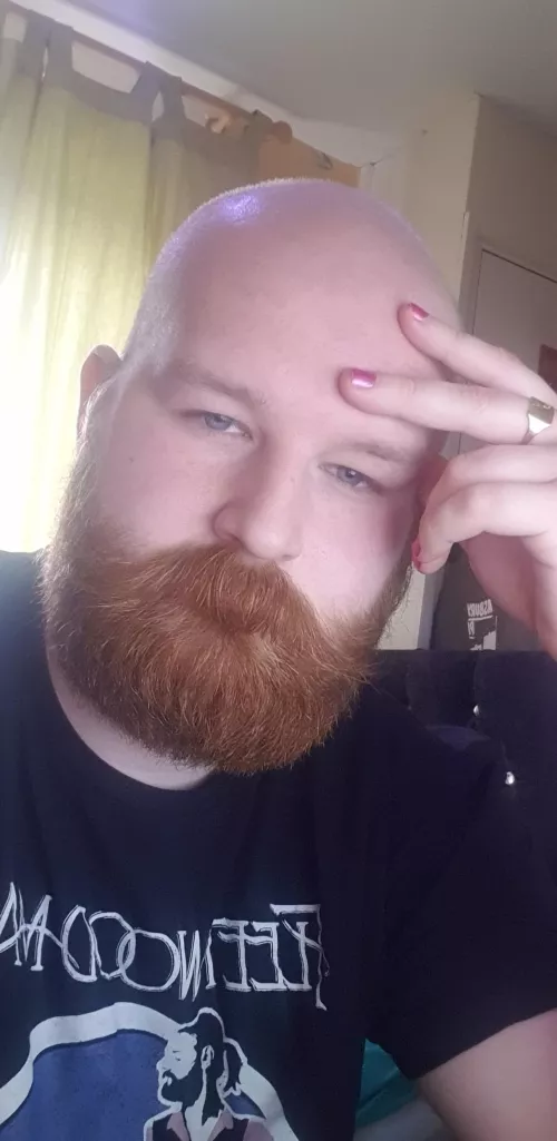 Happy Wednesday from a very tired egg 😂