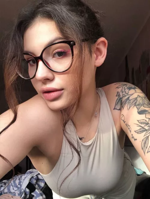 How’s my braless look?