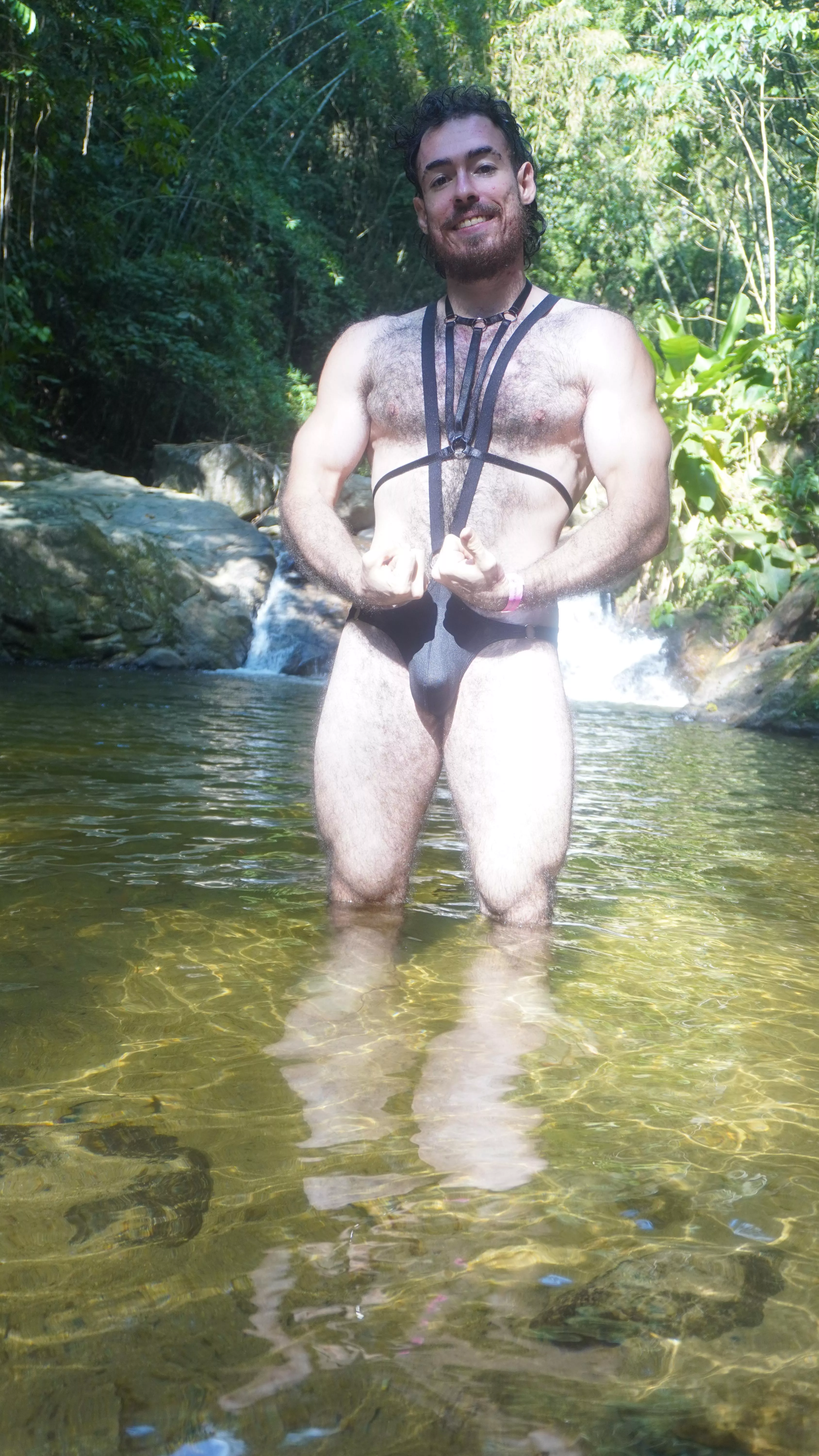 I have a very hairy chest 🐻🧸 , wish you could feel all my fur 😏